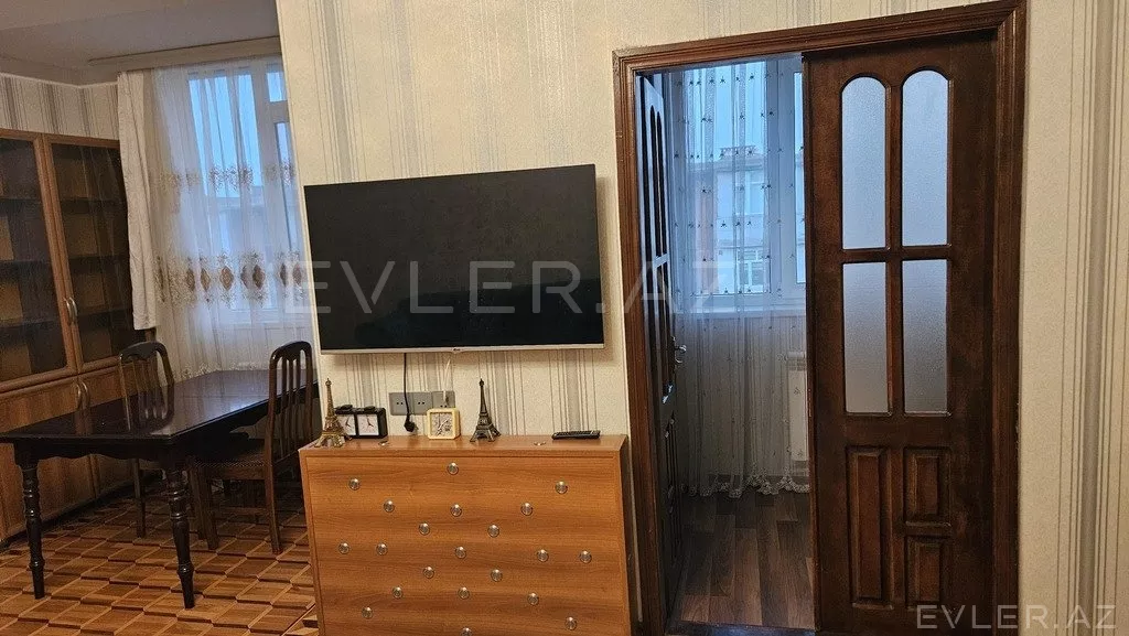 Aylıq, köhnə tikili