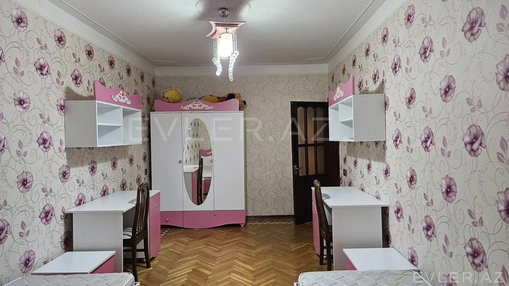 Aylıq, köhnə tikili
