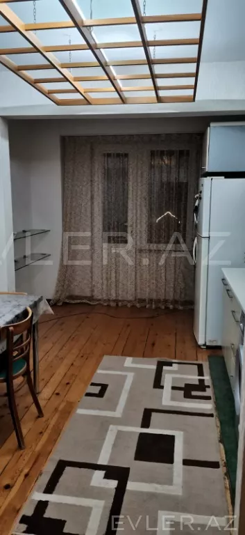Satılır, köhnə tikili
