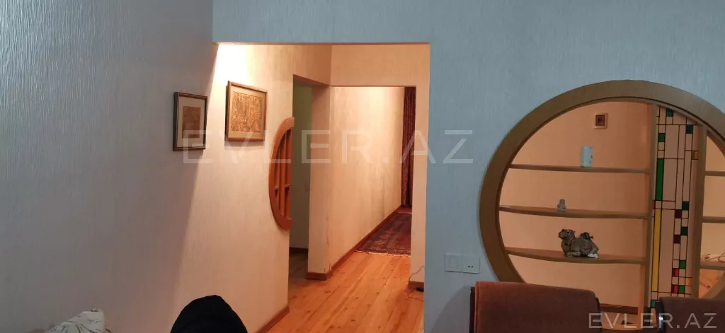 Satılır, köhnə tikili