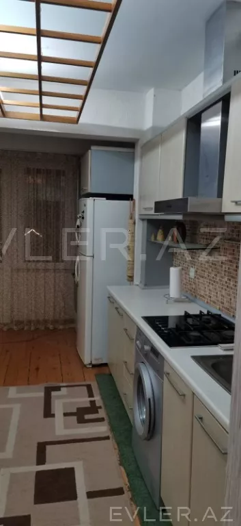 Satılır, köhnə tikili