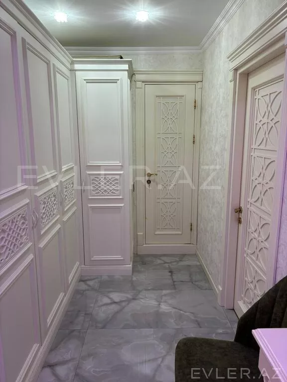 Satılır, köhnə tikili