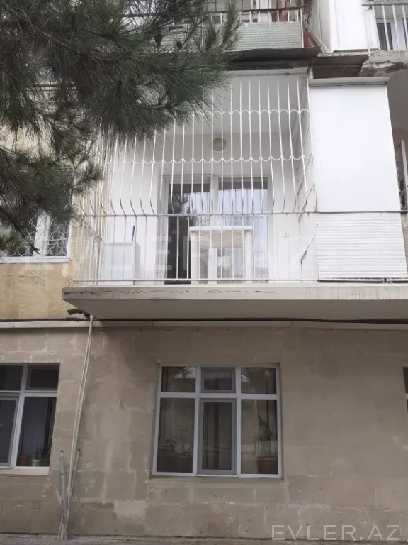 Satılır, köhnə tikili