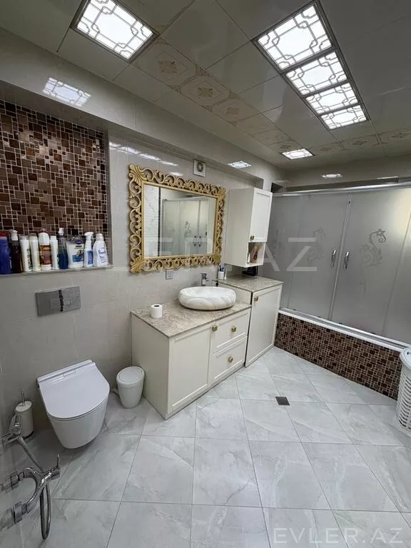 Satılır, köhnə tikili
