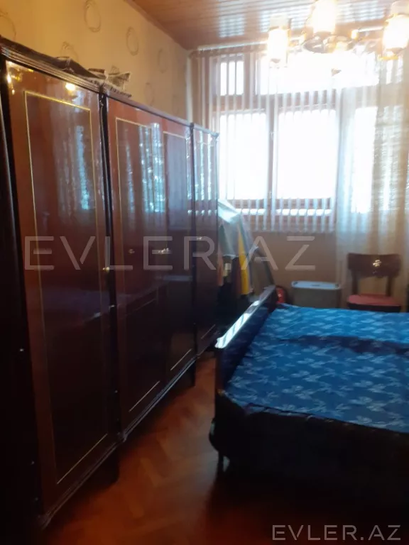 Satılır, köhnə tikili