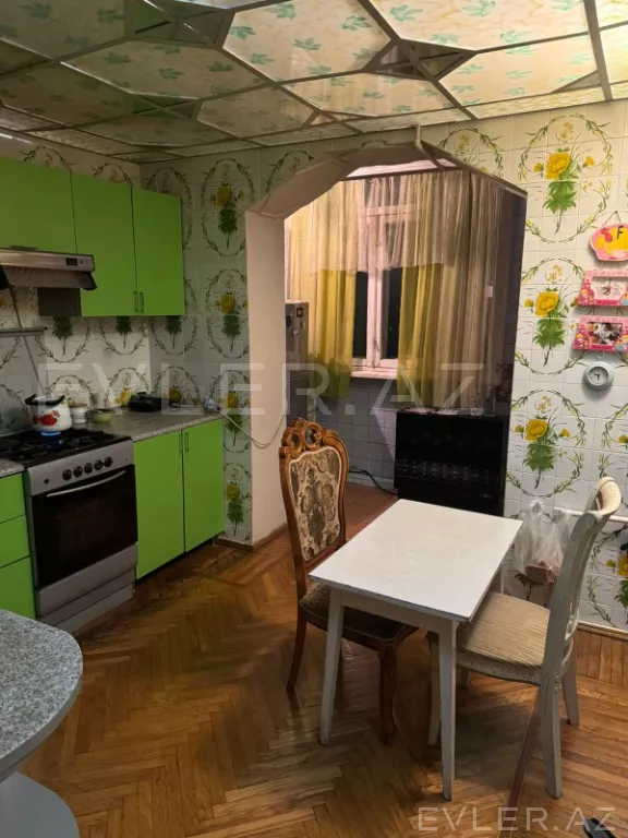 Satılır, köhnə tikili