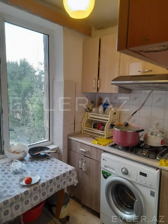 Satılır, köhnə tikili