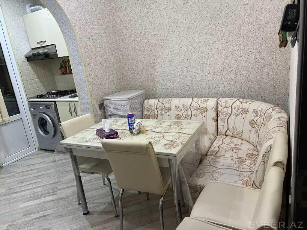 Aylıq, köhnə tikili