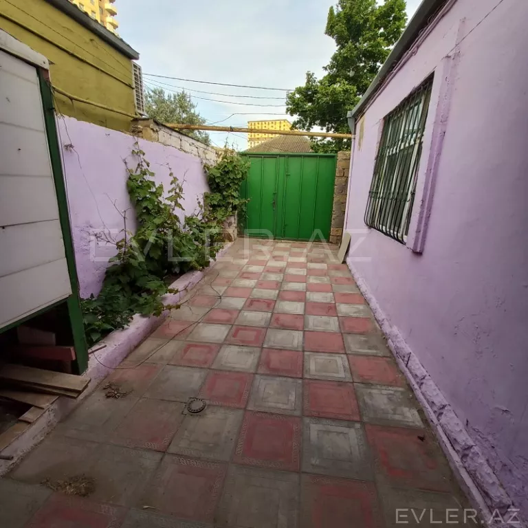 Satılır, həyət evi/villa