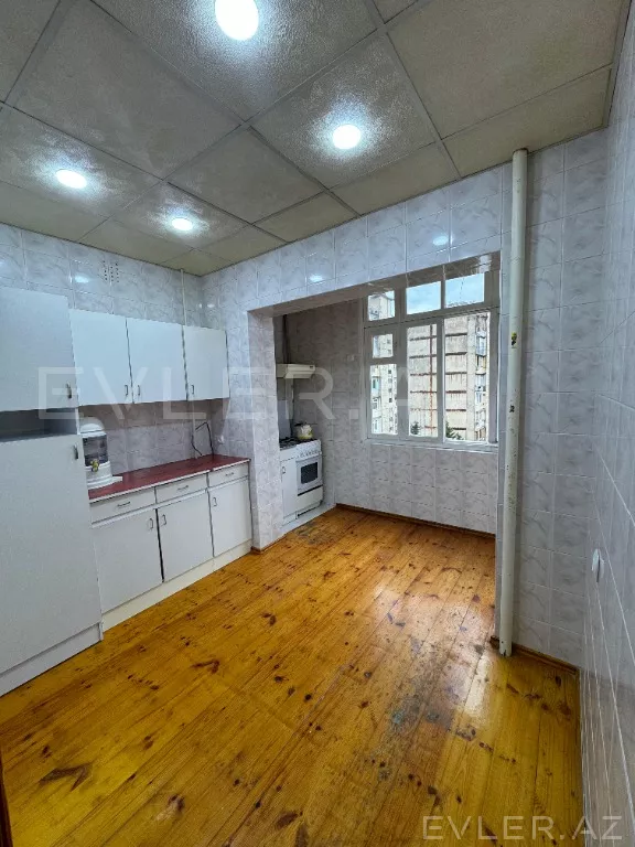 Satılır, köhnə tikili