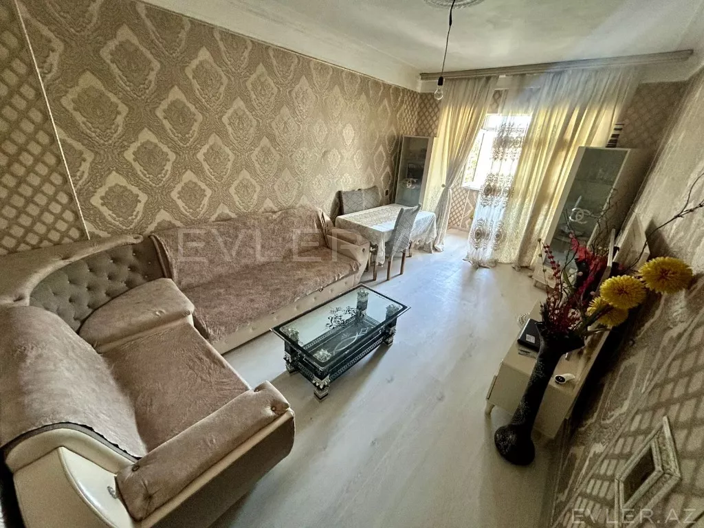 Satılır, köhnə tikili