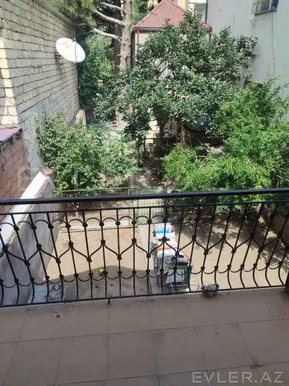 Satılır, həyət evi/villa