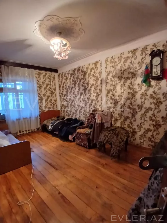 Satılır, köhnə tikili