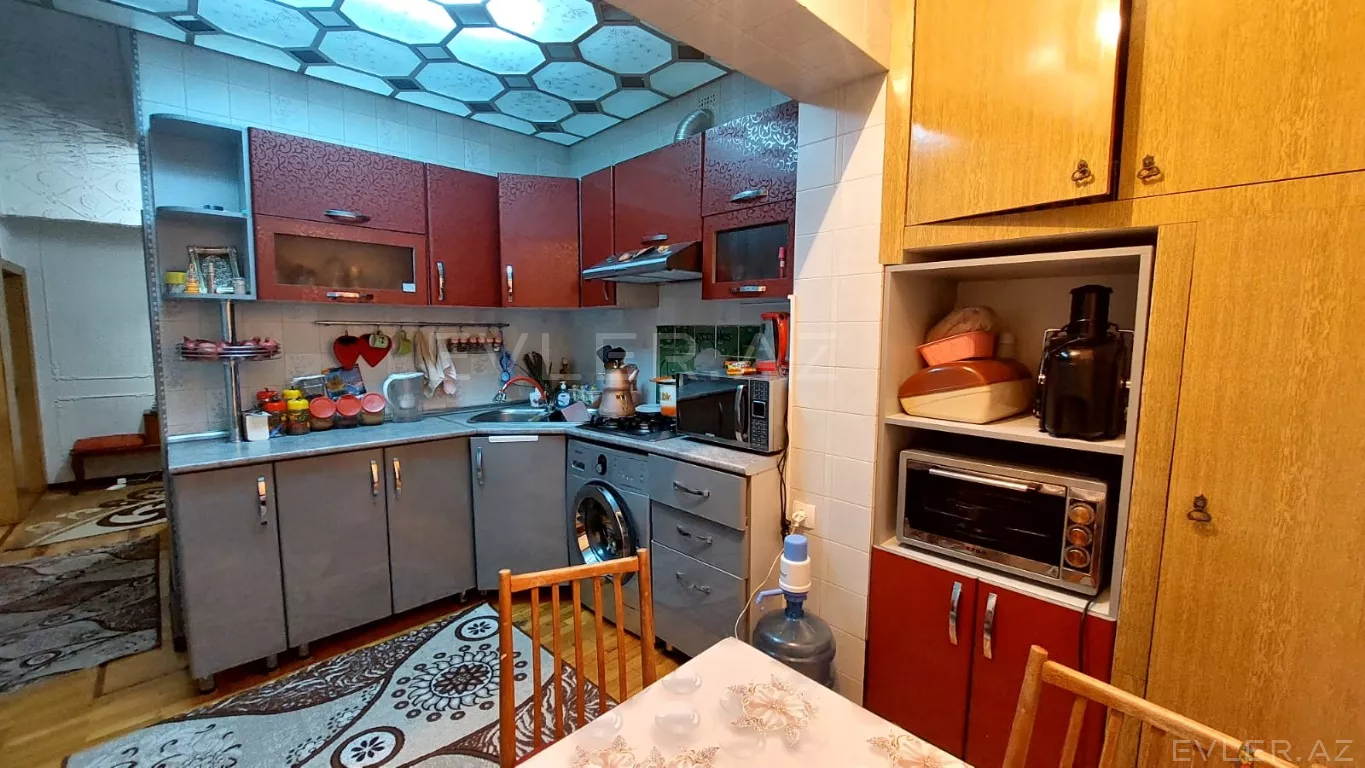 Satılır, köhnə tikili