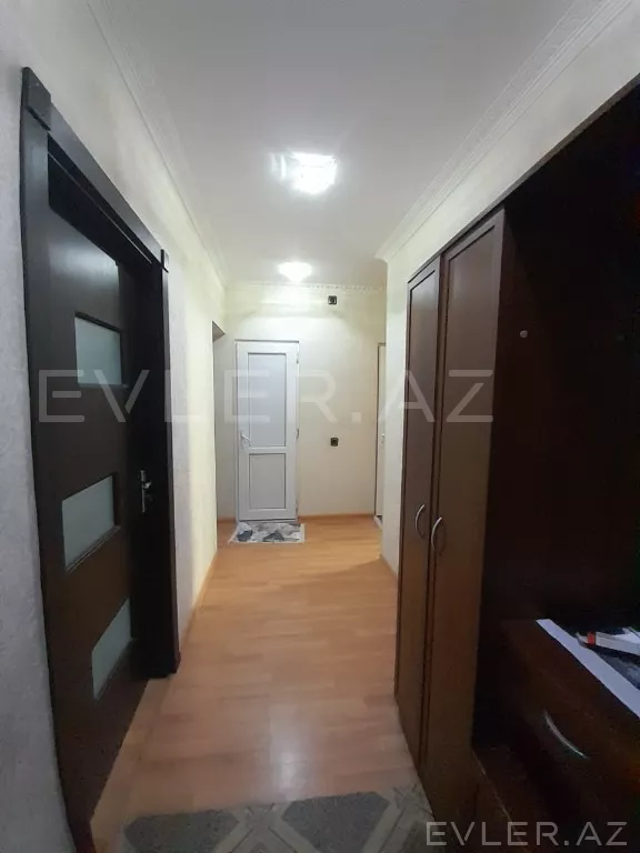 Satılır, köhnə tikili