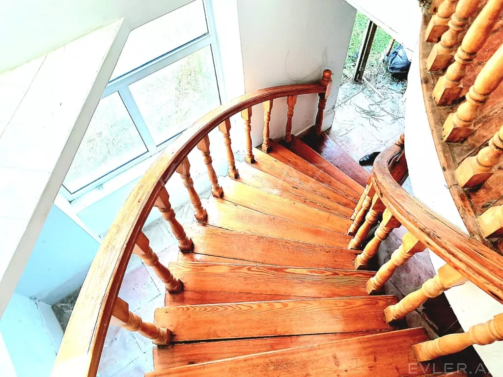 Satılır, həyət evi/villa