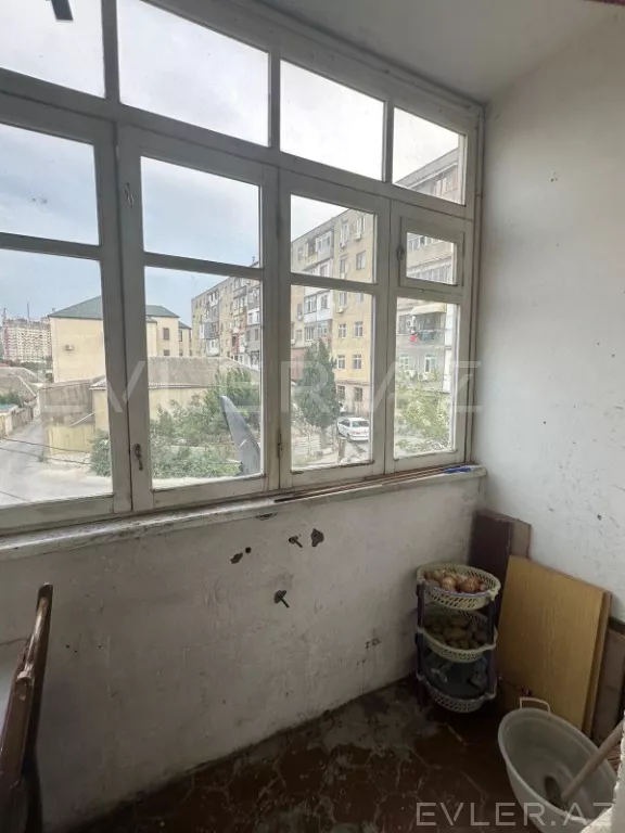Satılır, köhnə tikili
