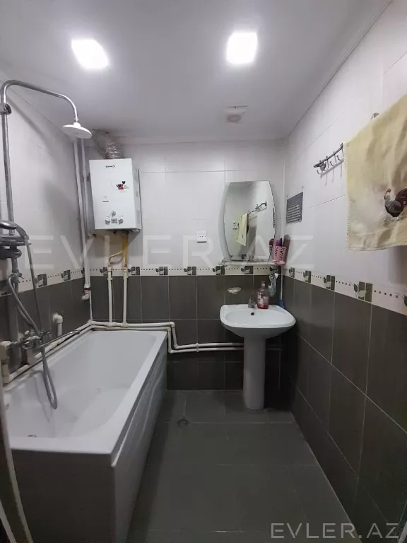 Satılır, köhnə tikili