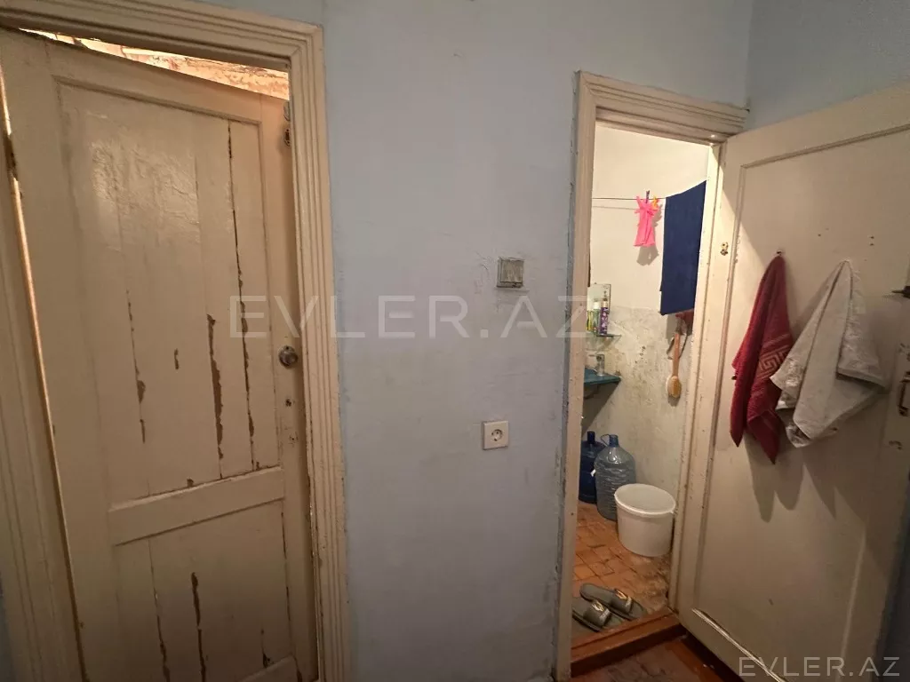 Satılır, köhnə tikili