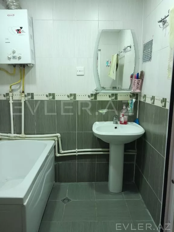 Satılır, köhnə tikili