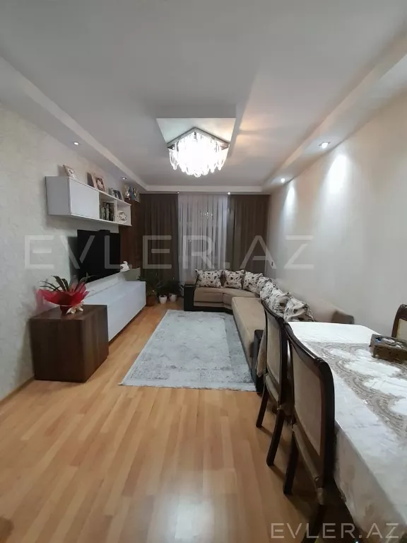 Satılır, köhnə tikili