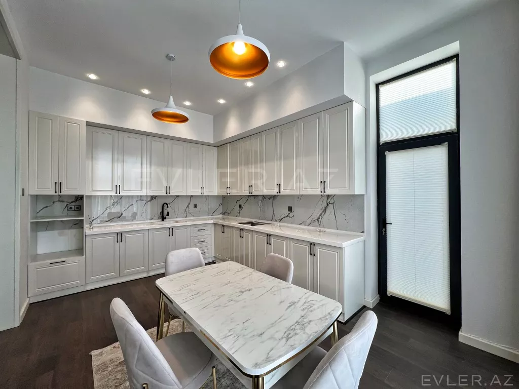 Satılır, həyət evi/villa
