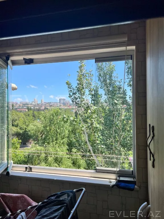 Satılır, köhnə tikili