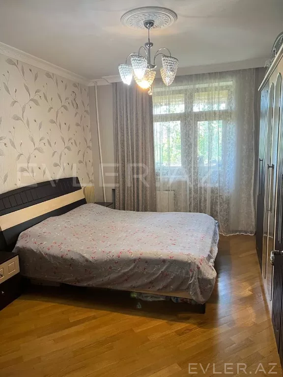 Satılır, köhnə tikili