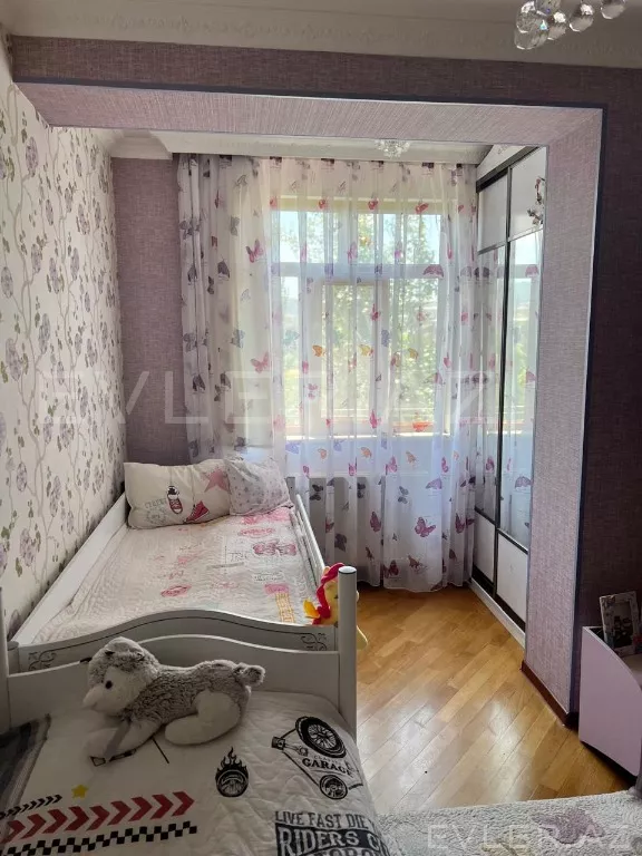 Satılır, köhnə tikili