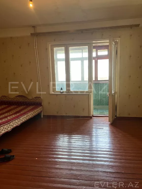 Satılır, köhnə tikili
