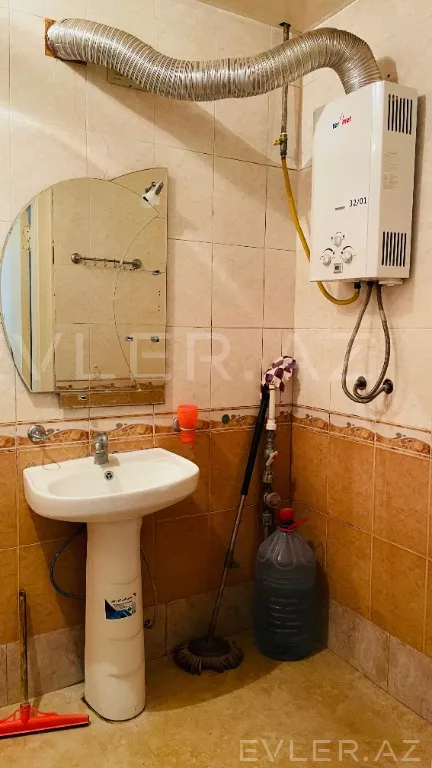 Satılır, köhnə tikili