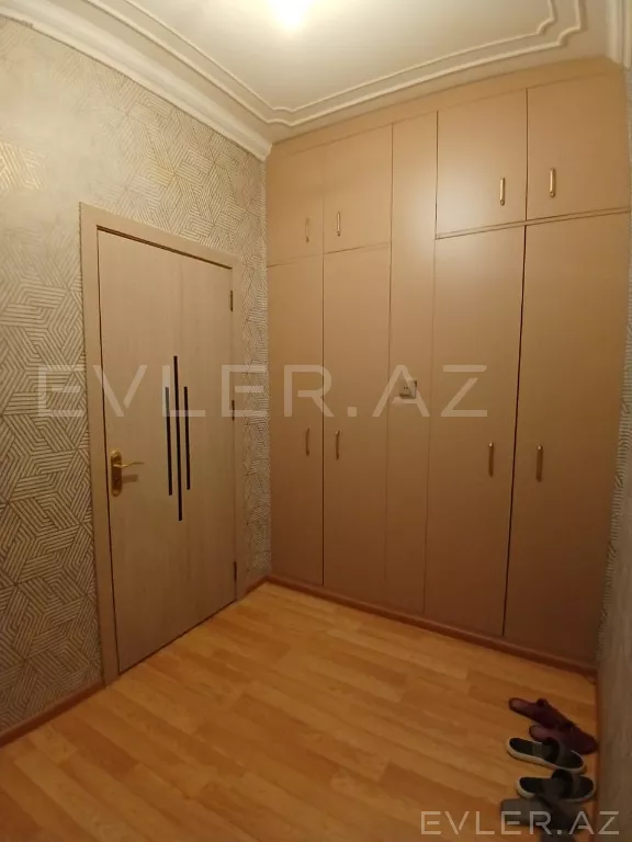 Satılır, köhnə tikili