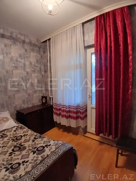 Satılır, köhnə tikili