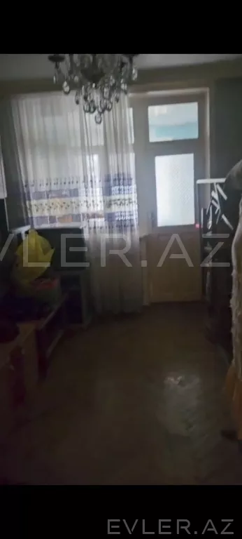 Satılır, köhnə tikili