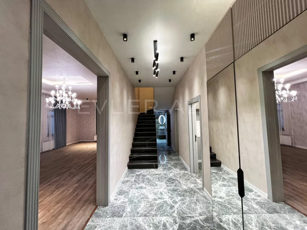 Satılır, həyət evi/villa