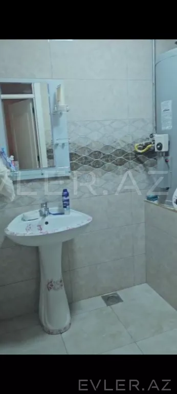 Satılır, köhnə tikili
