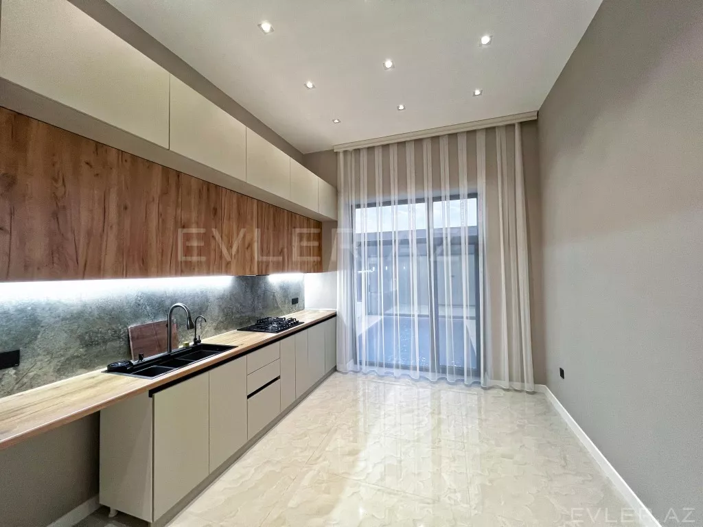 Satılır, həyət evi/villa