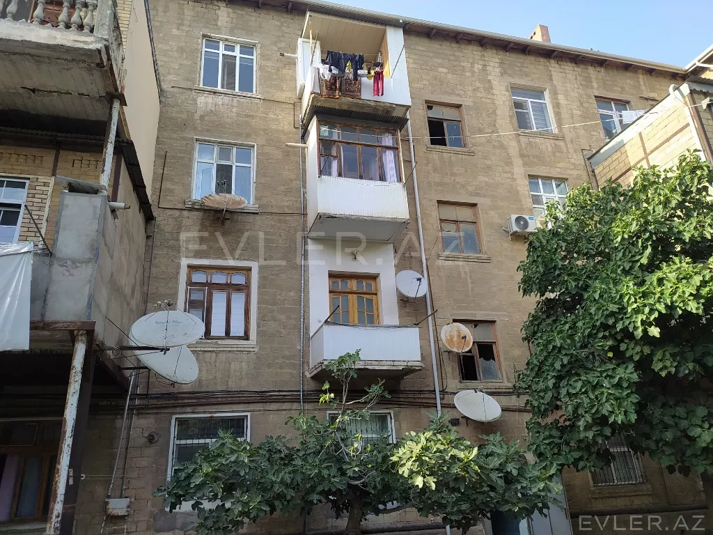 Satılır, köhnə tikili