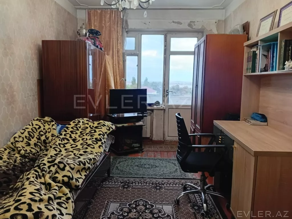Satılır, köhnə tikili