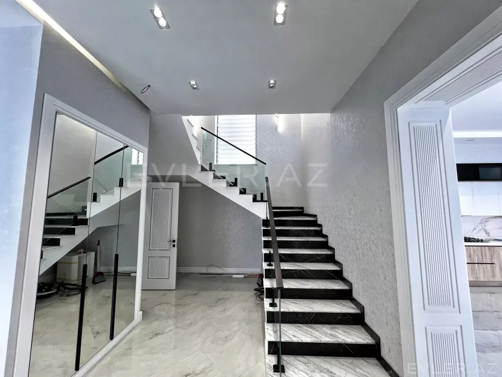 Satılır, həyət evi/villa