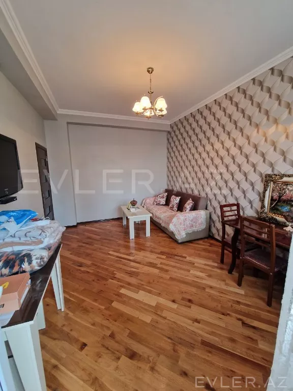 Satılır, yeni tikili