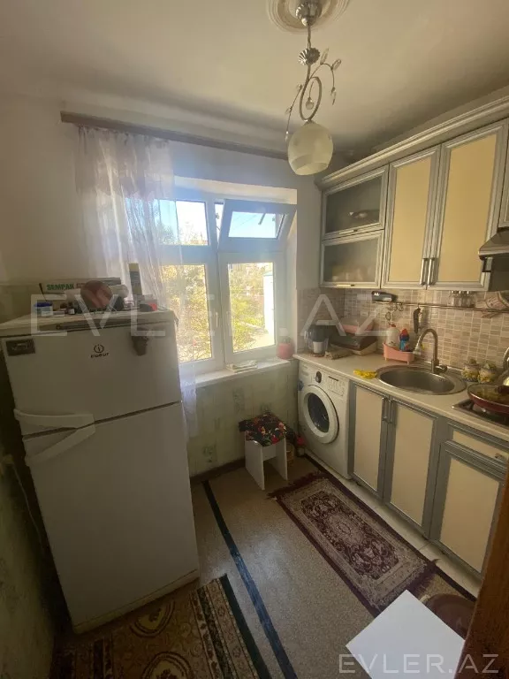 Satılır, köhnə tikili