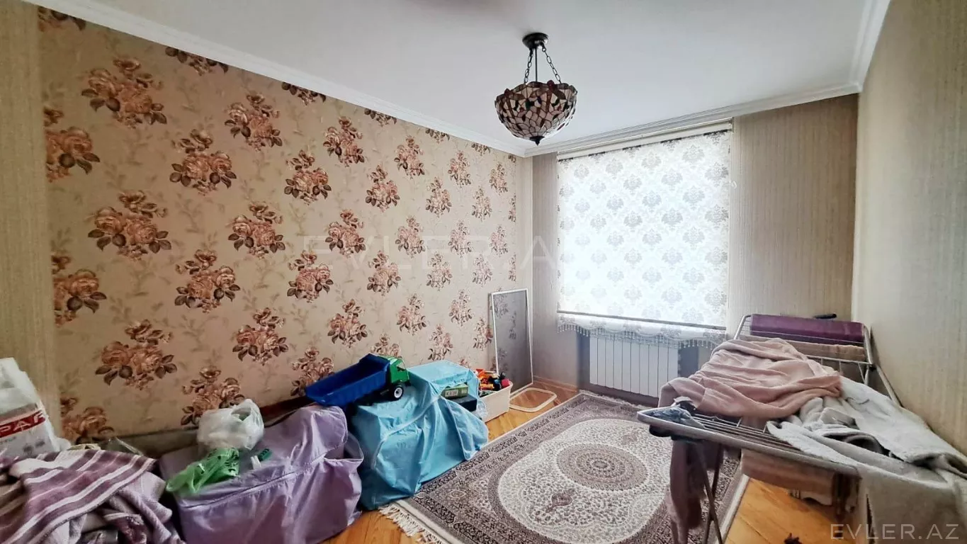 Satılır, köhnə tikili