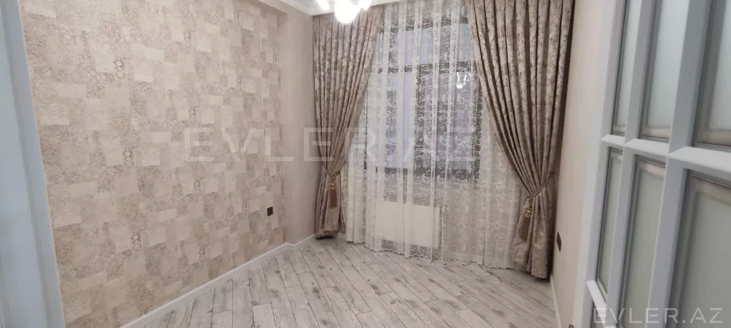 Satılır, köhnə tikili