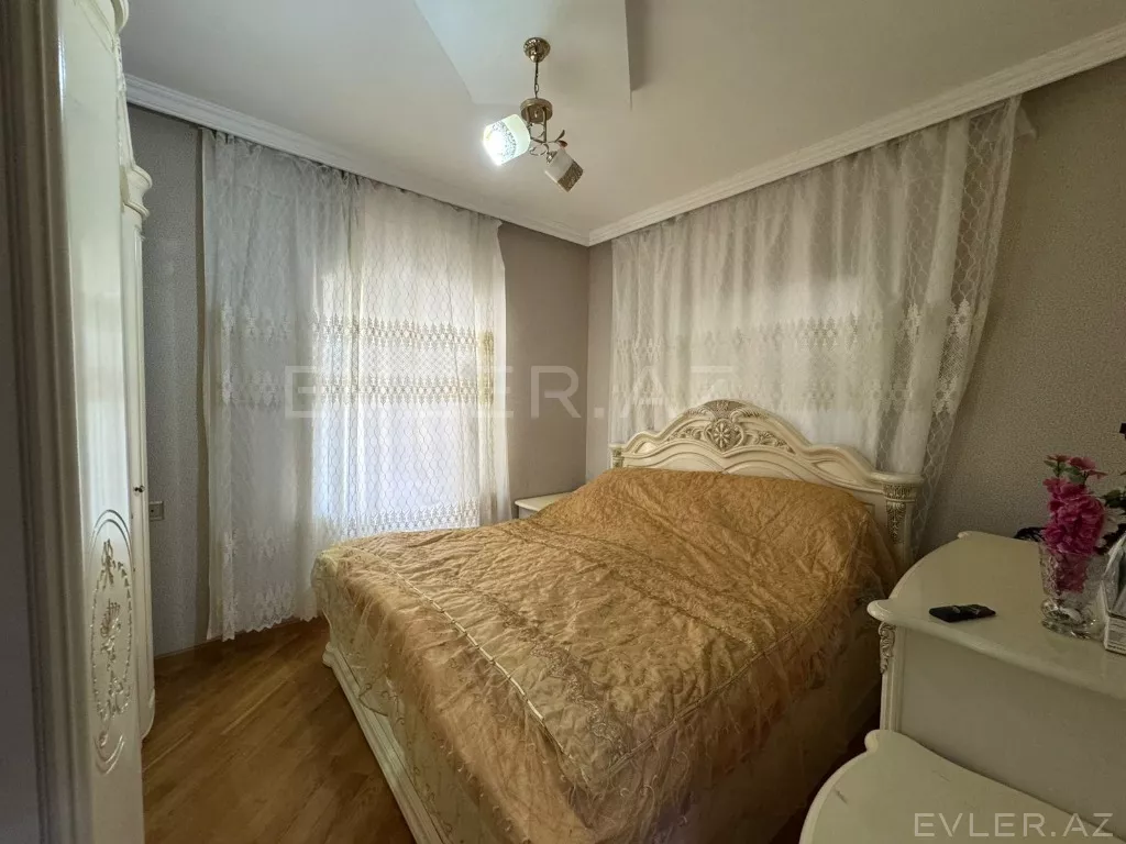 Satılır, həyət evi/villa