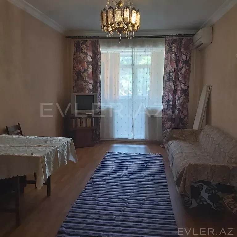 Aylıq, köhnə tikili