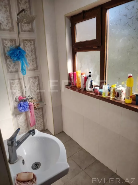 Satılır, köhnə tikili
