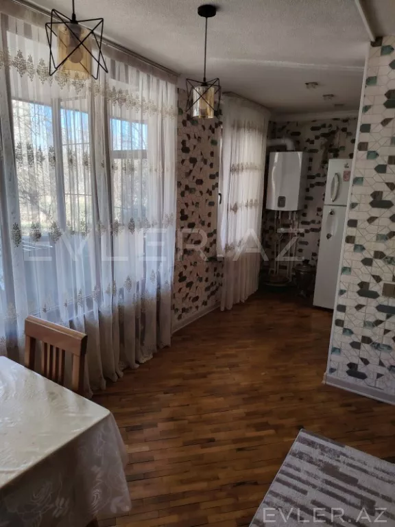 Satılır, köhnə tikili