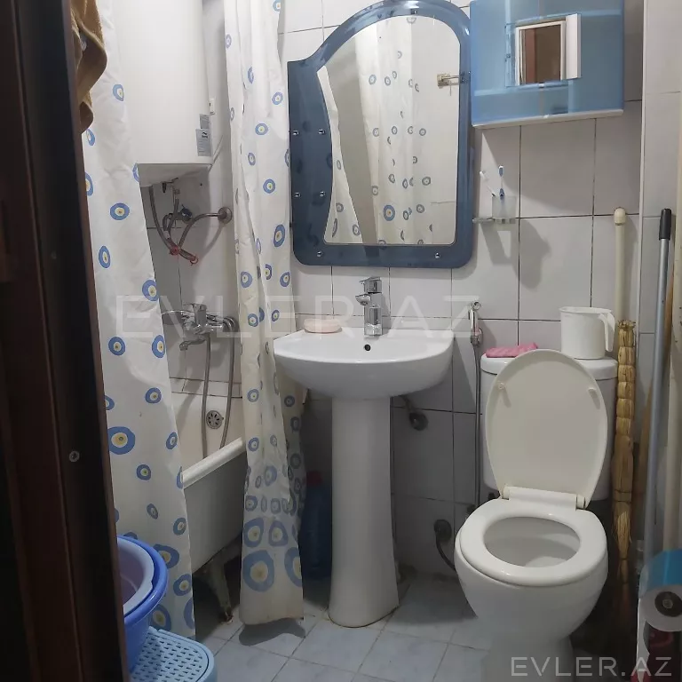 Aylıq, köhnə tikili