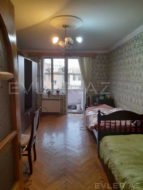 Satılır, köhnə tikili